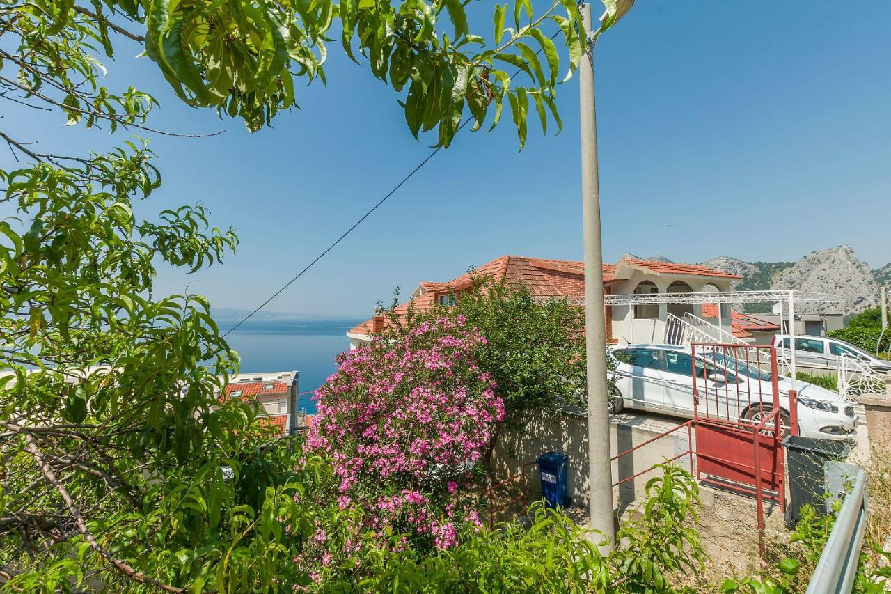אומיס Apartment Marijana מראה חיצוני תמונה