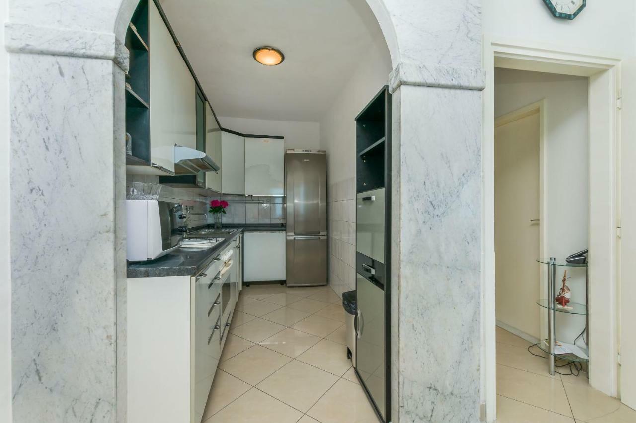 אומיס Apartment Marijana מראה חיצוני תמונה