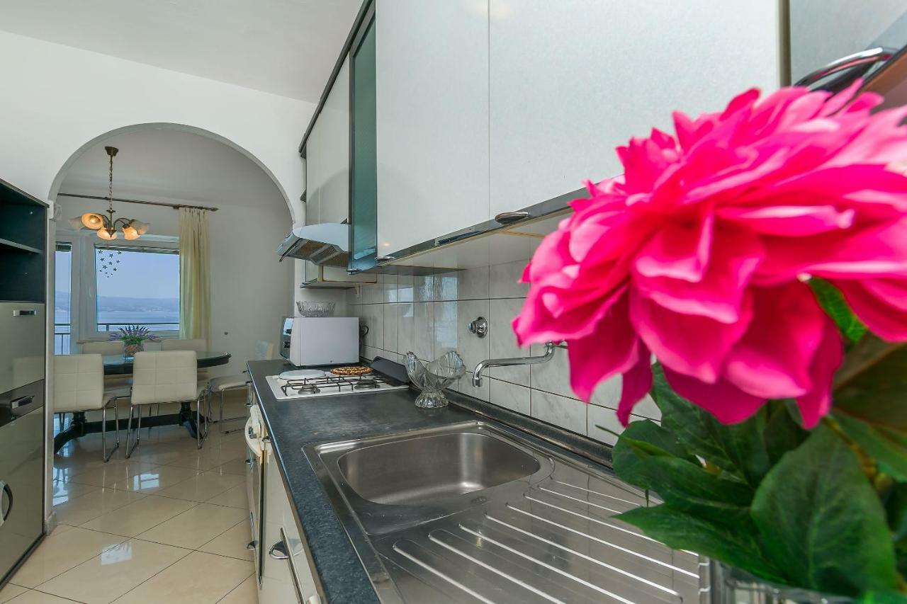 אומיס Apartment Marijana מראה חיצוני תמונה