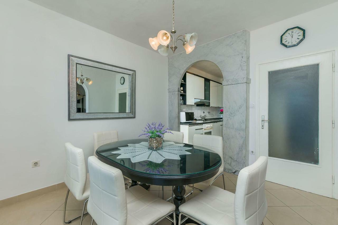 אומיס Apartment Marijana מראה חיצוני תמונה
