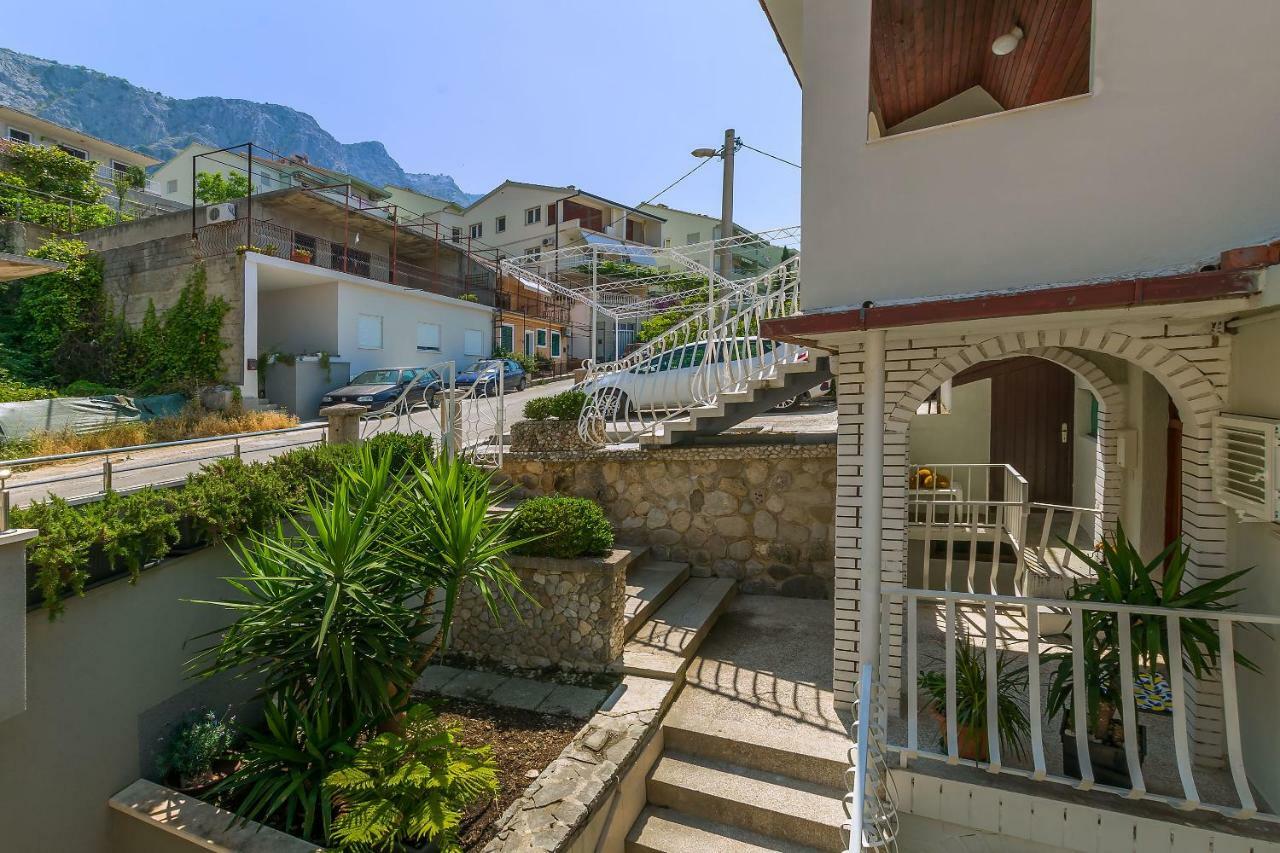 אומיס Apartment Marijana מראה חיצוני תמונה